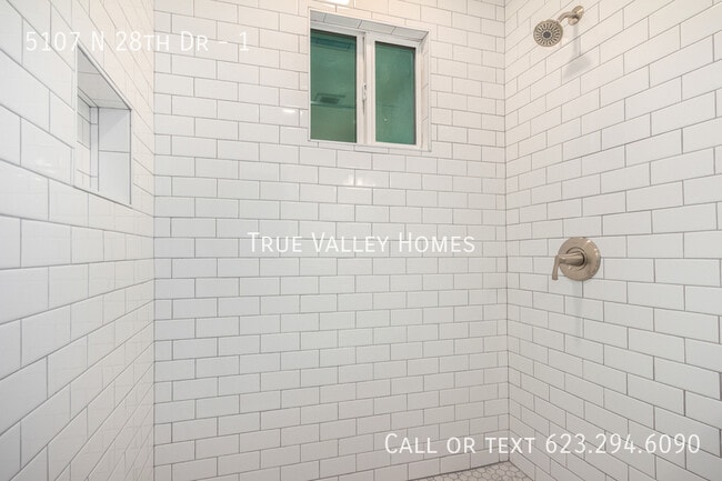 Photo - 5107 N 28th Dr Unit 1