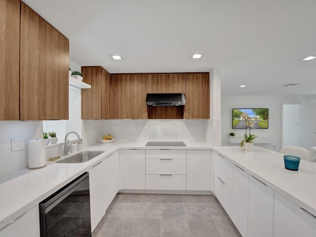 Photo - 260 NW 36th St