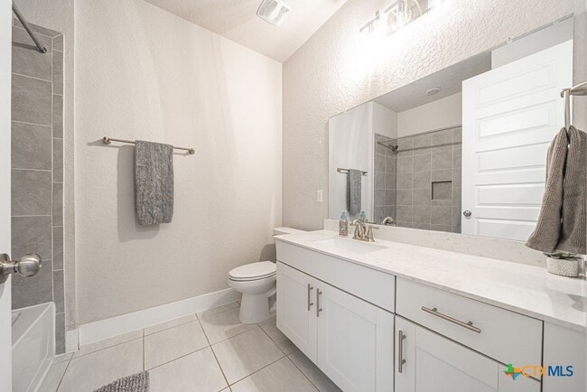 Building Photo - 350 Nightshade Trl