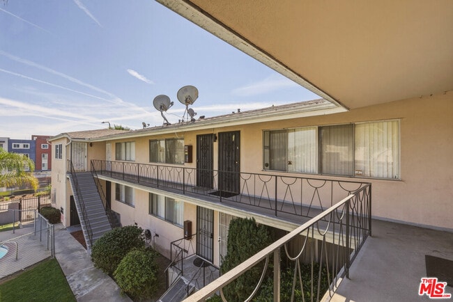 Photo - 5117 Crenshaw Blvd Unidad 7