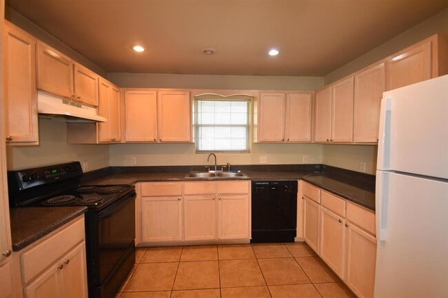 Photo - 104 Alyssa Dr