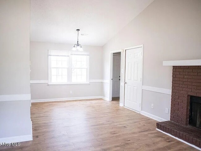 Photo - 108 Kelliwood Dr