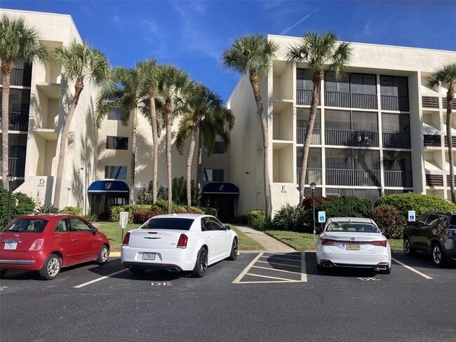 Building Photo - 6114 43rd St W Unit 101E