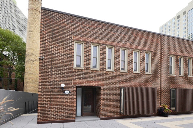 Building Photo - 5117 S Cornell Ave