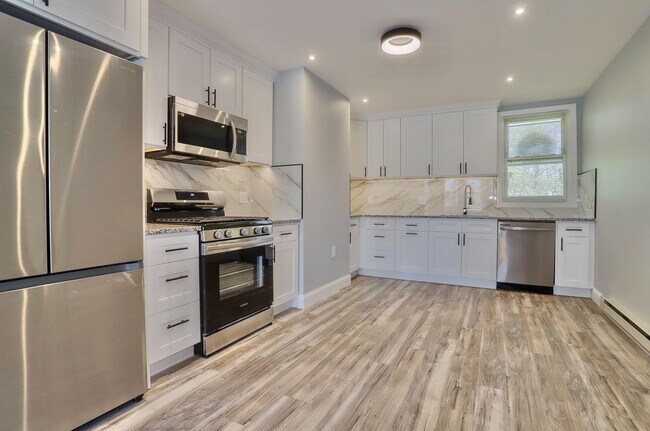 Photo - 237 Whiton St