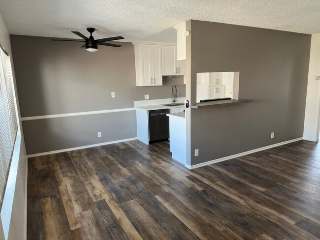 Building Photo - 1547 Saltair S Ave Rental