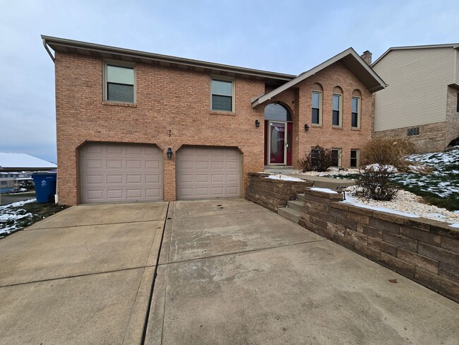 Photo - Beautiful Split Entry - 3 Bedroom 2.5 Bathroom in Rustic Ridge Estates