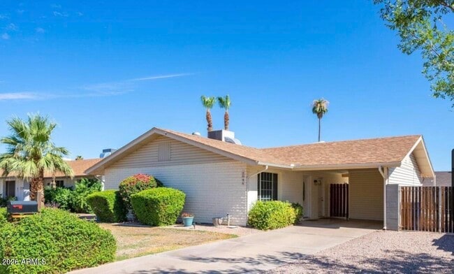 Photo - 2046 E Yale Dr