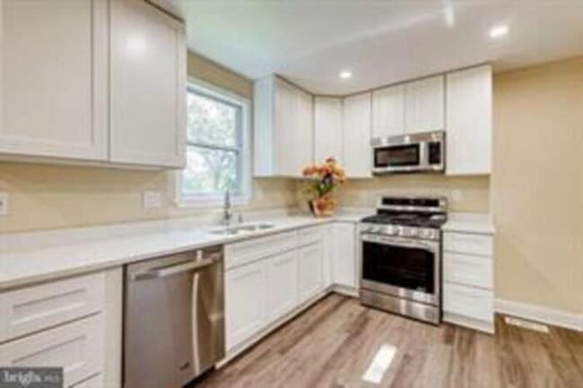1609 Lee Rd