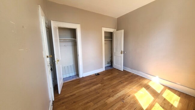 31-33-33 Park Ave Unit 4