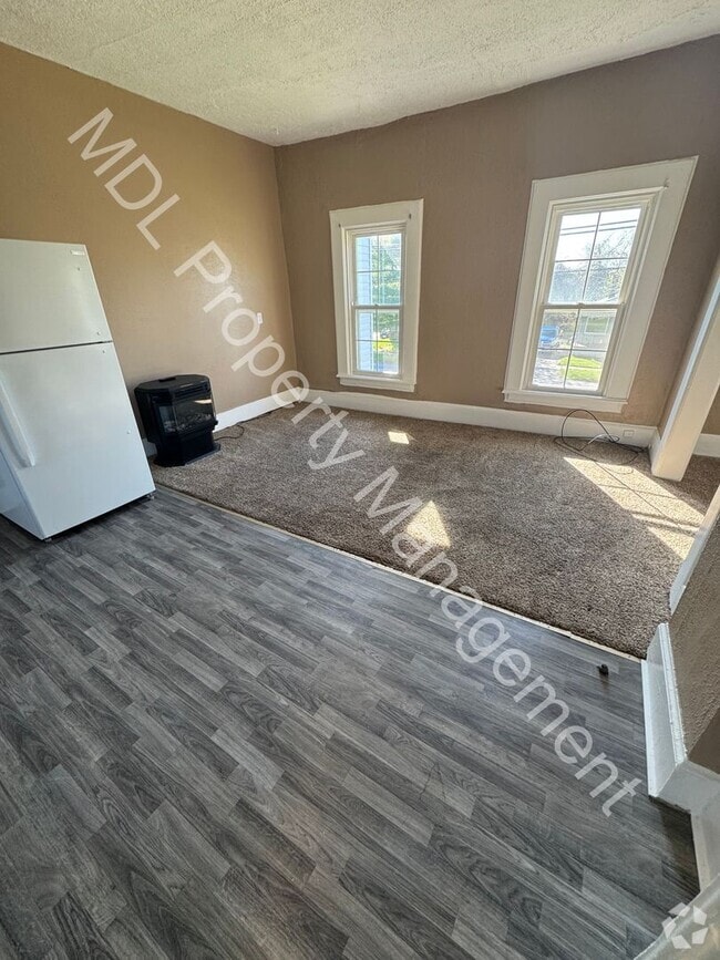 Building Photo - 1203 S Hamilton St Unit #3 Rental