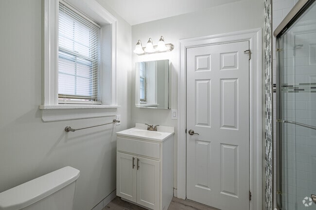 1BR, 1BA w/Dining Area - 671SF - Bathroom