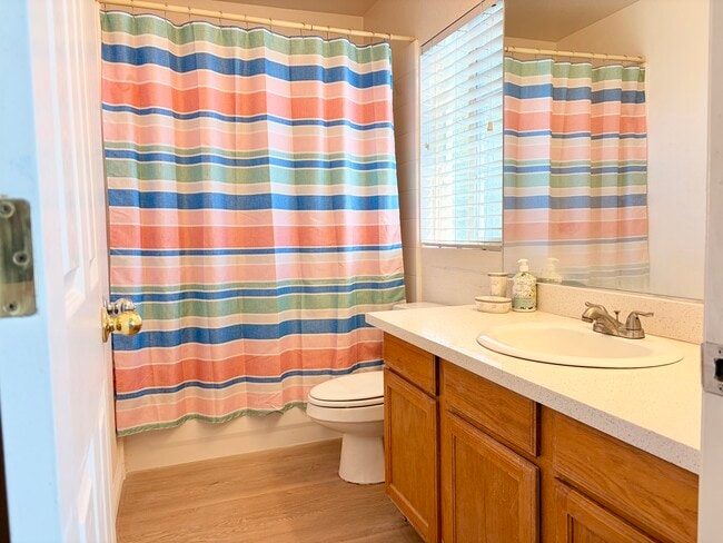 segundo baño - 7461 Mission Palm St