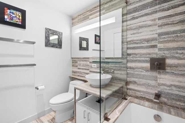 Photo - 322 W 57th St