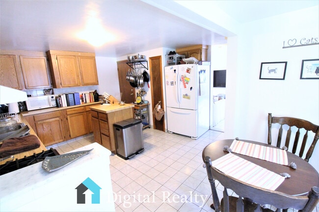 Photo - 116 Massasoit St Unit 1