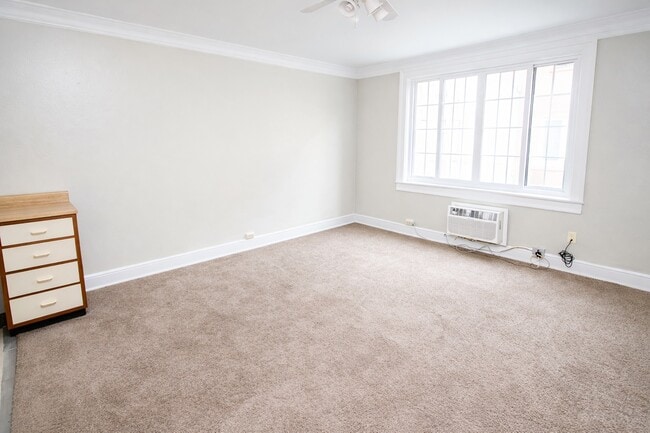 Carpeted Studio - Oakland Apartments