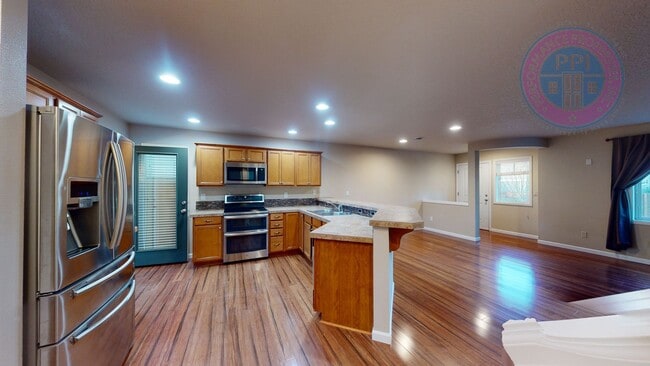 Building Photo - Beaverton - Stylish, Light & Bright, Close To Nike & Intel