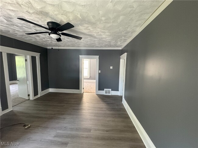 Photo - 2048 W 95th St