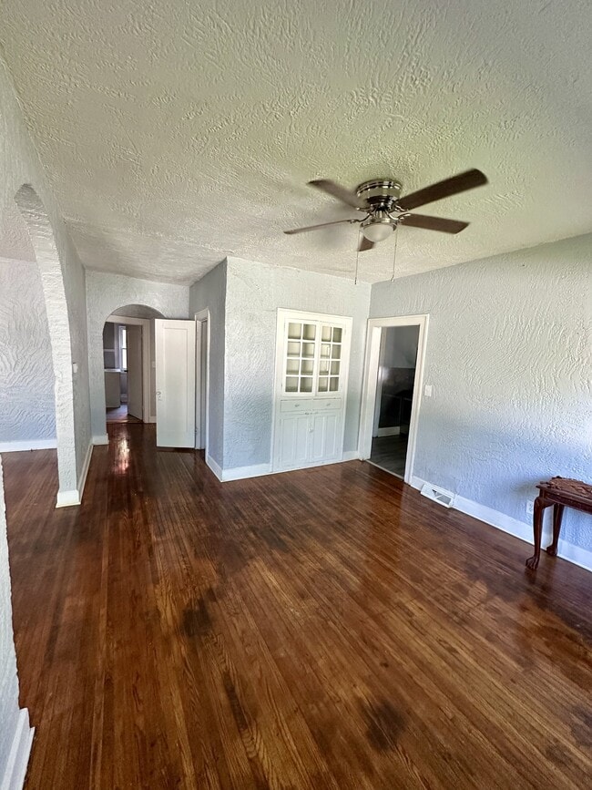 Photo - 129 W 3rd St