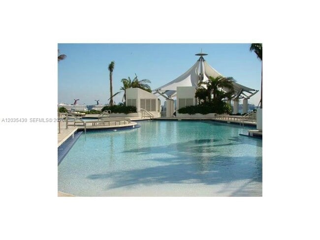 Photo - 253 NE 2nd St Unidad 1110