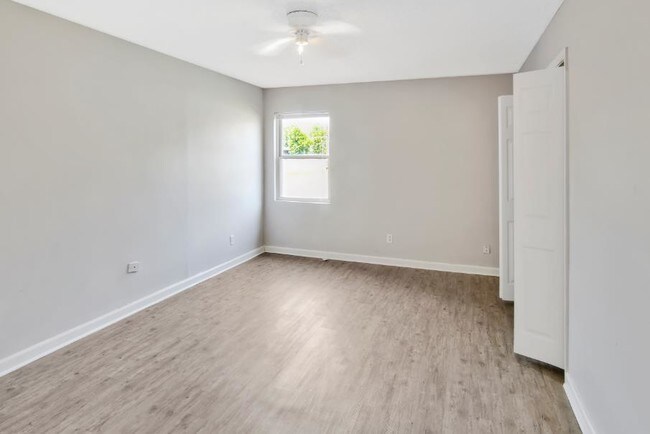 Photo - Riverbend Apartments