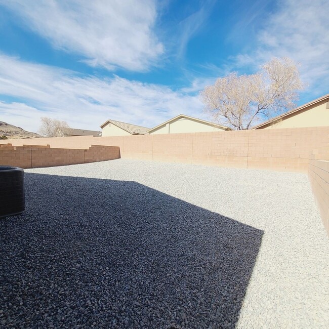 Photo - 3 bed 2 bath home in Huning Ranch!