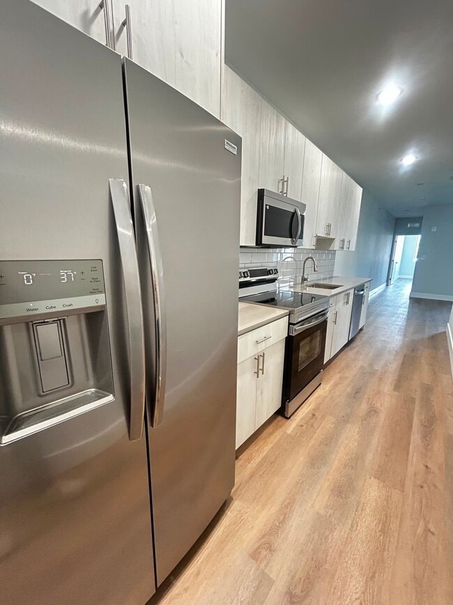 Photo - 1229 W Hilton St Unit 3