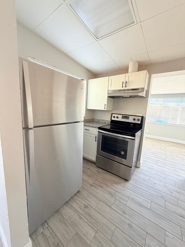 Photo - 1063 Lillian St