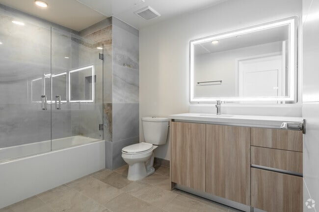 2BR, 2BA + Den- 1241SF - Bathroom 1 - Lux Costa Mesa