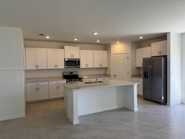 17616 Paradiso Wy
