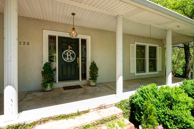 Photo - 222 Frazier Ln