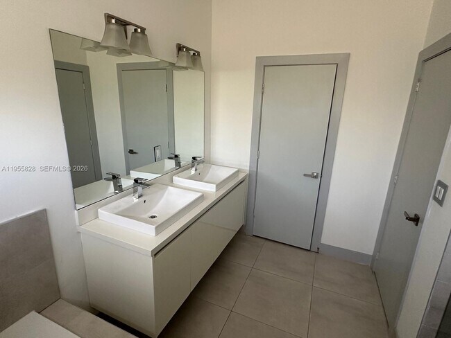 Photo - 7220 NW 103rd Path Unit 7220