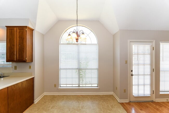 6664 Laurel Valley Dr