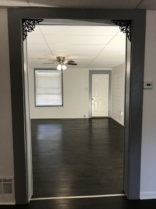 LivingRoom-1c - 4045 5th Ave