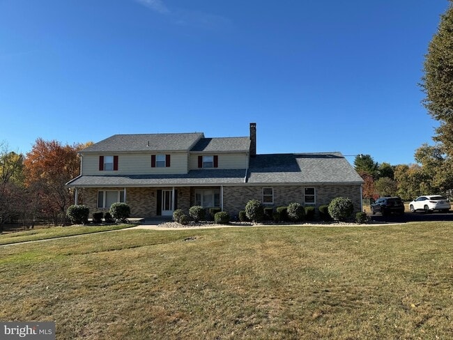 Building Photo - 1305 Hawthorne Ln