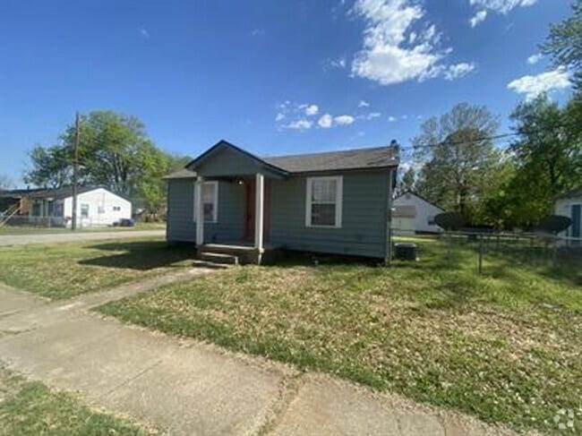 Building Photo - Cute 2 Bedroom 2 Bath House