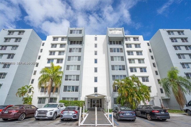 Building Photo - 9143 SW 77th Ave Unit B306
