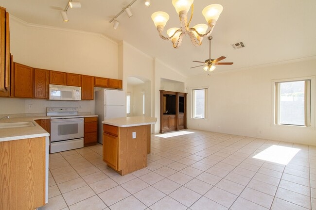 Photo - Gorgeous 3 bed, 2 bath home located near 87th Ave and Cactus