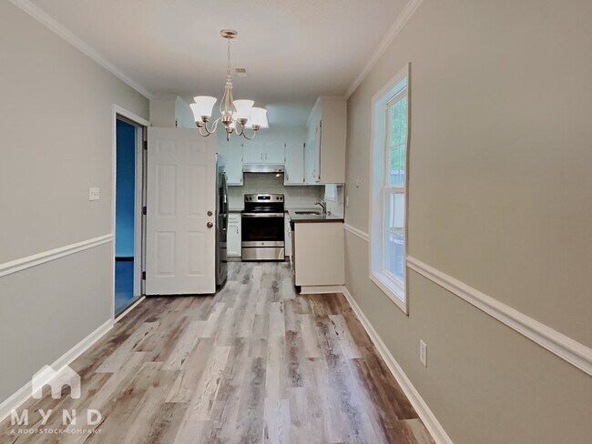 Photo - 2443 Hawk Ridge Dr