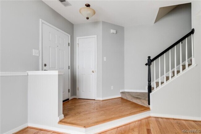 Photo - 5500 Millstream Ln