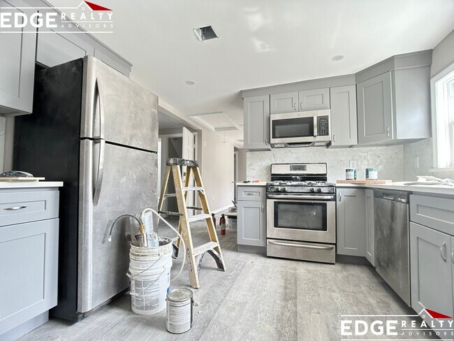 Photo - 16 Long Ave Apartments Unit 3