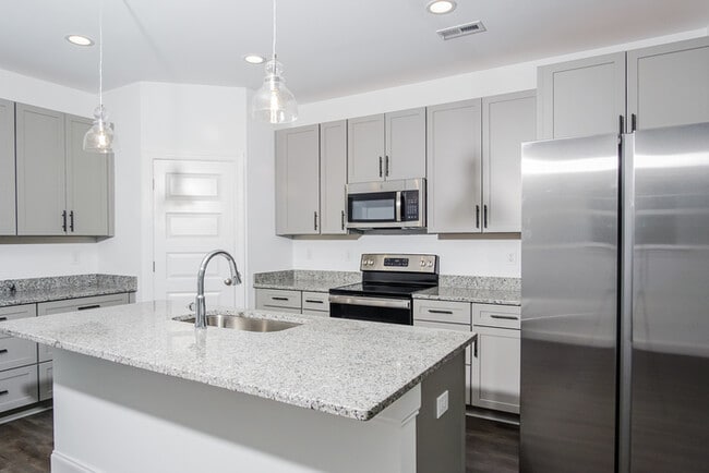 Photo - 1031 Highgrove Hts NW