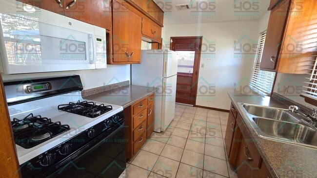 Photo - 2 Bed Rental in MWC