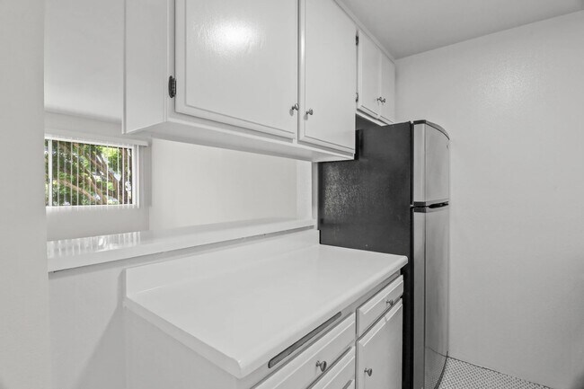 Photo - 1394 Midvale Avenue,