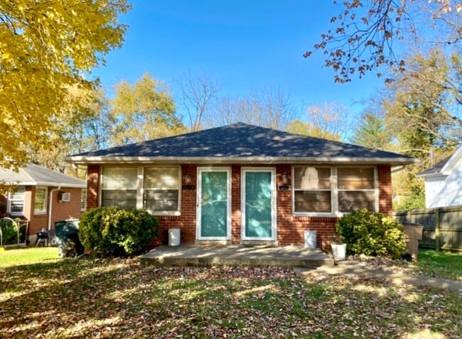 Building Photo - 1523 McKennie Ave Unit Downstairs B