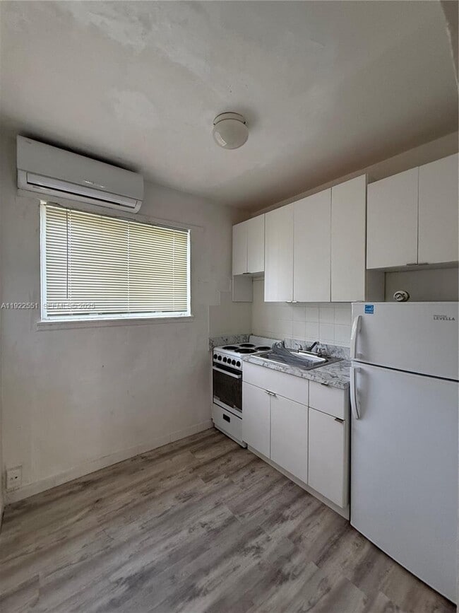 Photo - 5305 Biscayne Blvd Unit 106