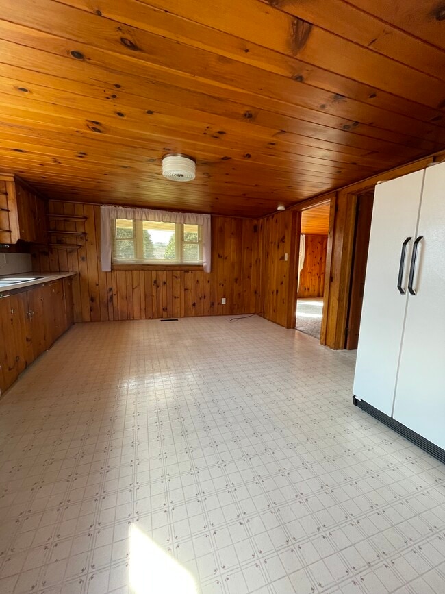 Photo - 679 Sand Hill Rd