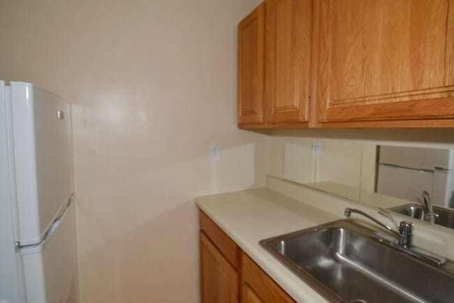 Photo - 429 W Roscoe St Unidad J03W