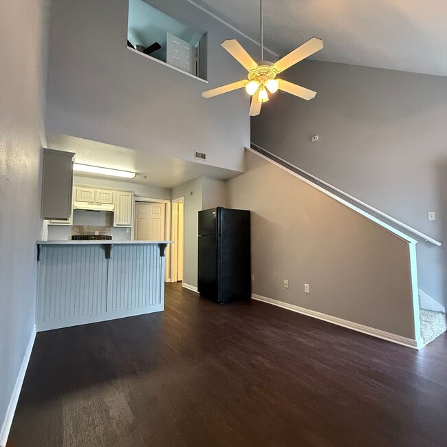 Building Photo - $500 Off 1st Full Month!* All Utilities In... Unit 109A Rental