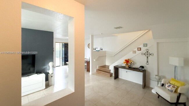 Photo - 1001 NE 208th St